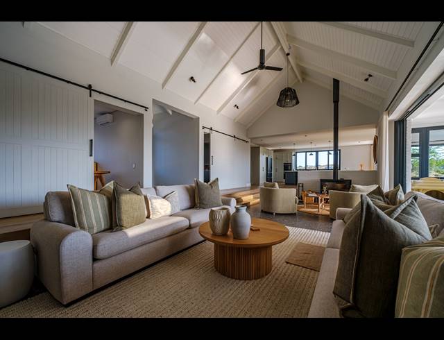 5 BEDROOM FREESTANDING FOR SALE IN SPRINGVALE COUNTRY ESTATE